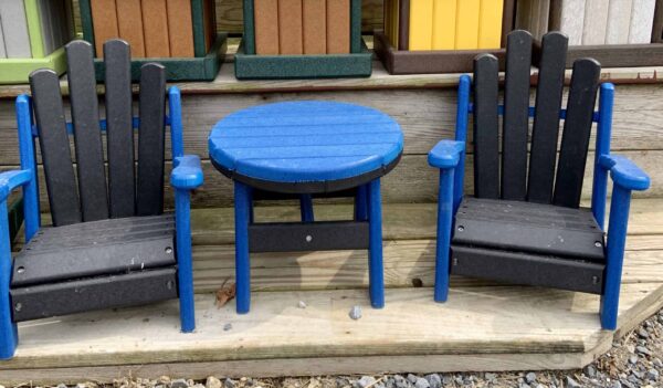 Mini Adirondack chairs in black and blue.
